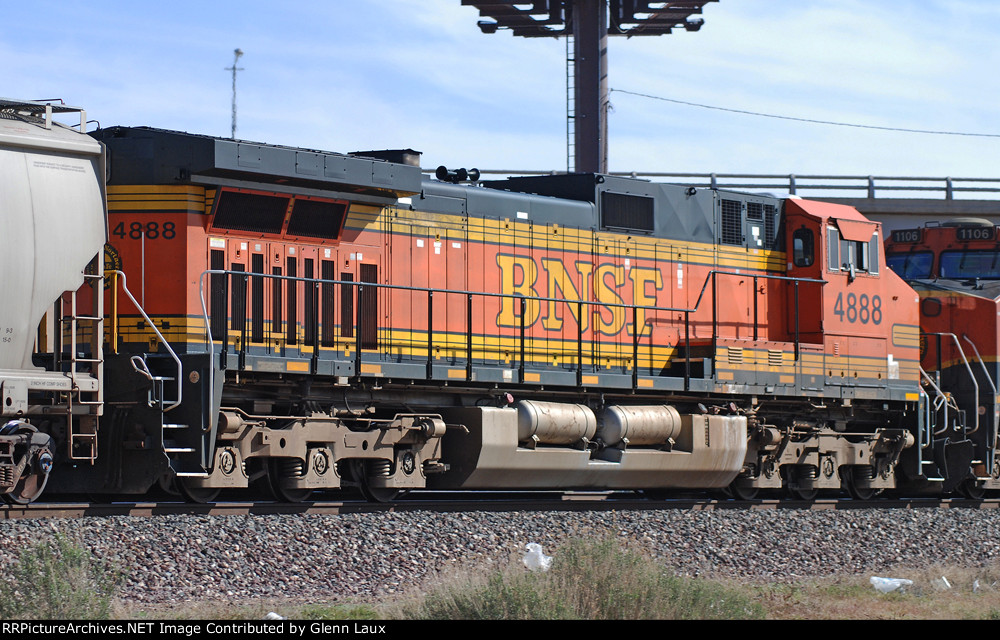 BNSF 4888